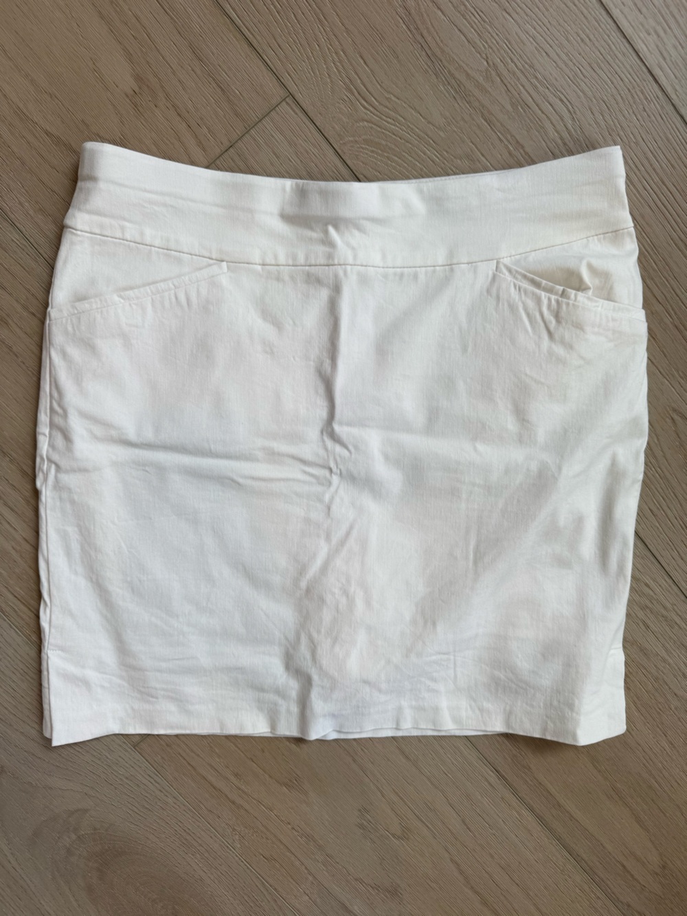 Chico's White Pencil Skirt with Front Pockets